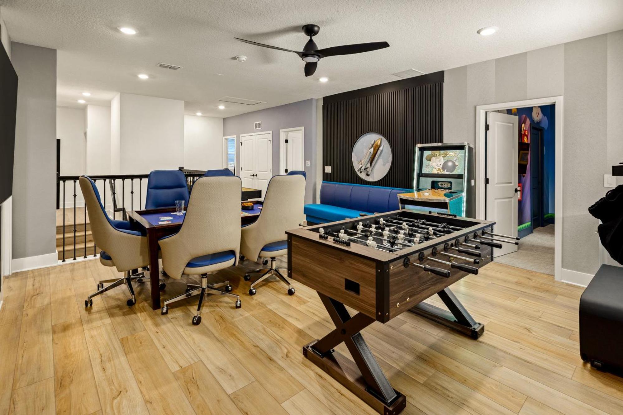 9 Bedroom Estate Private Pool Kitchen Theater & Arcade