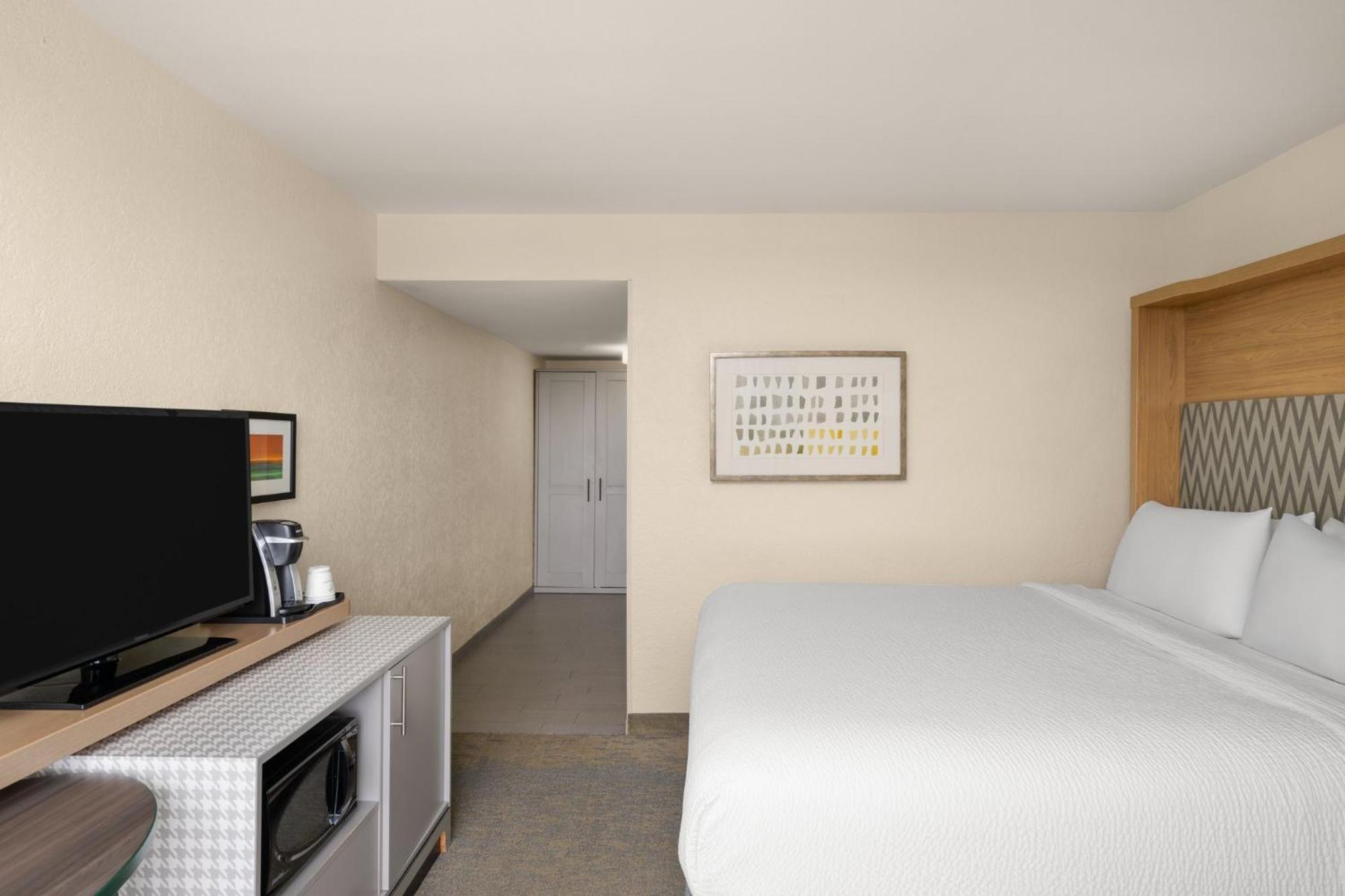 Premium King Room
