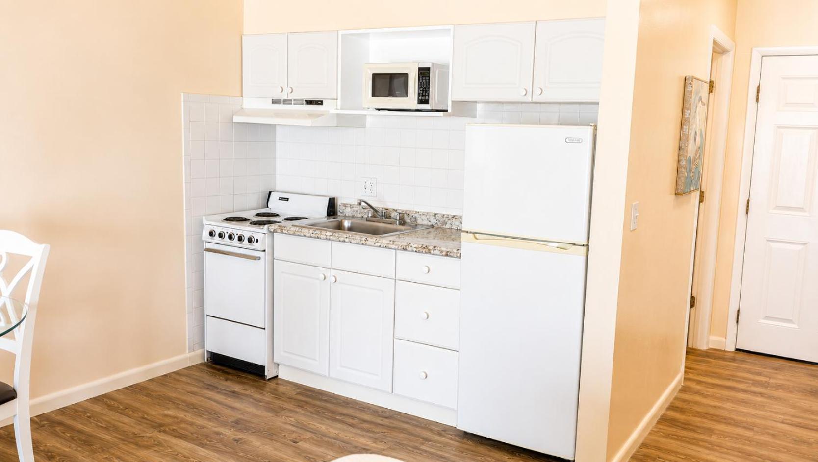 2 Queen Beds Beachview