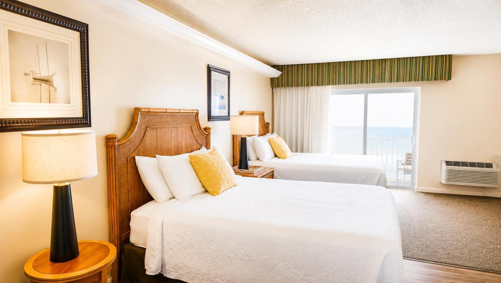 2 Queen Beds Beachview