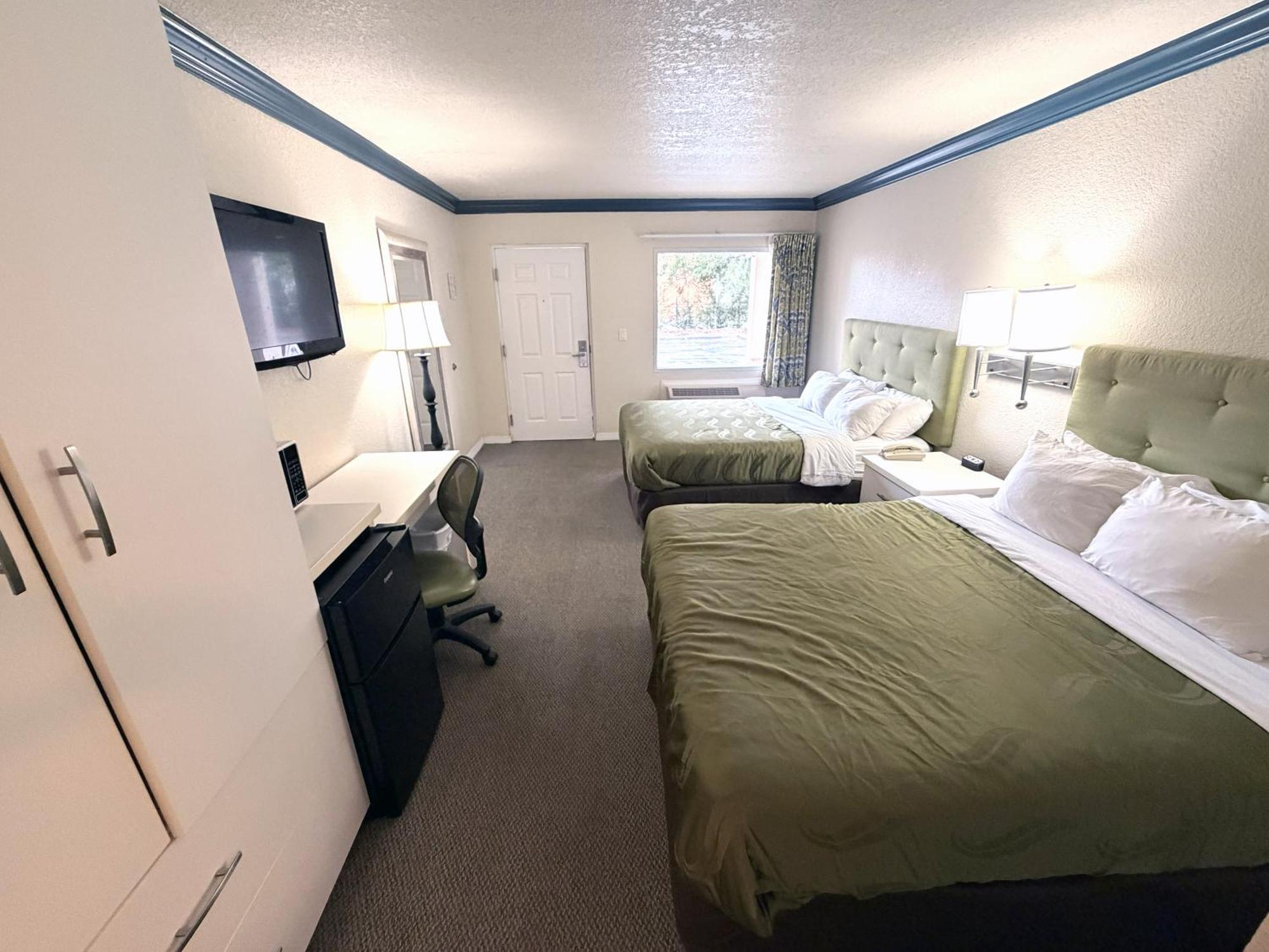 Standard Queen Room Two Queen Beds Non-Smoking