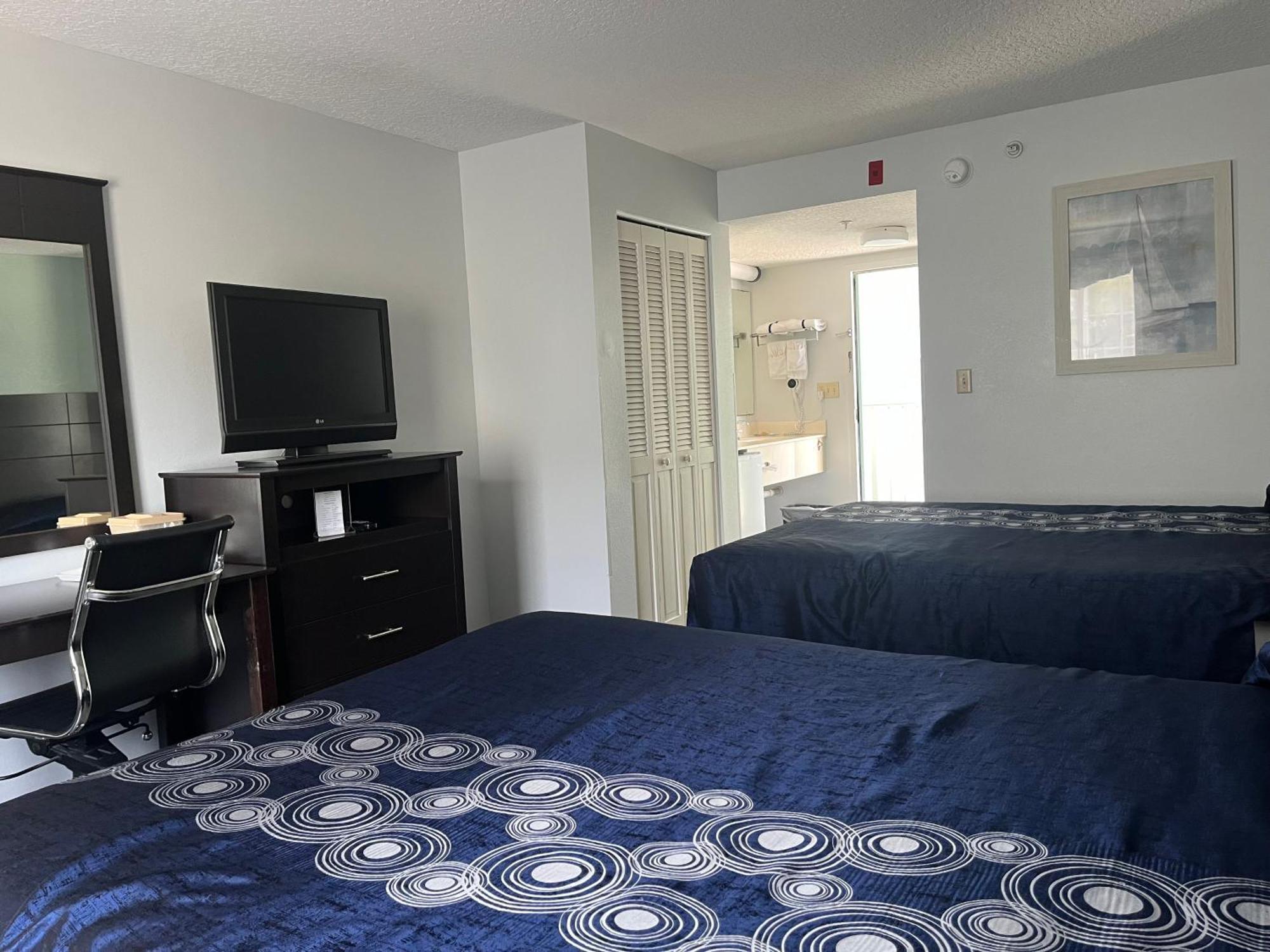 Queen Room Two Queen Beds