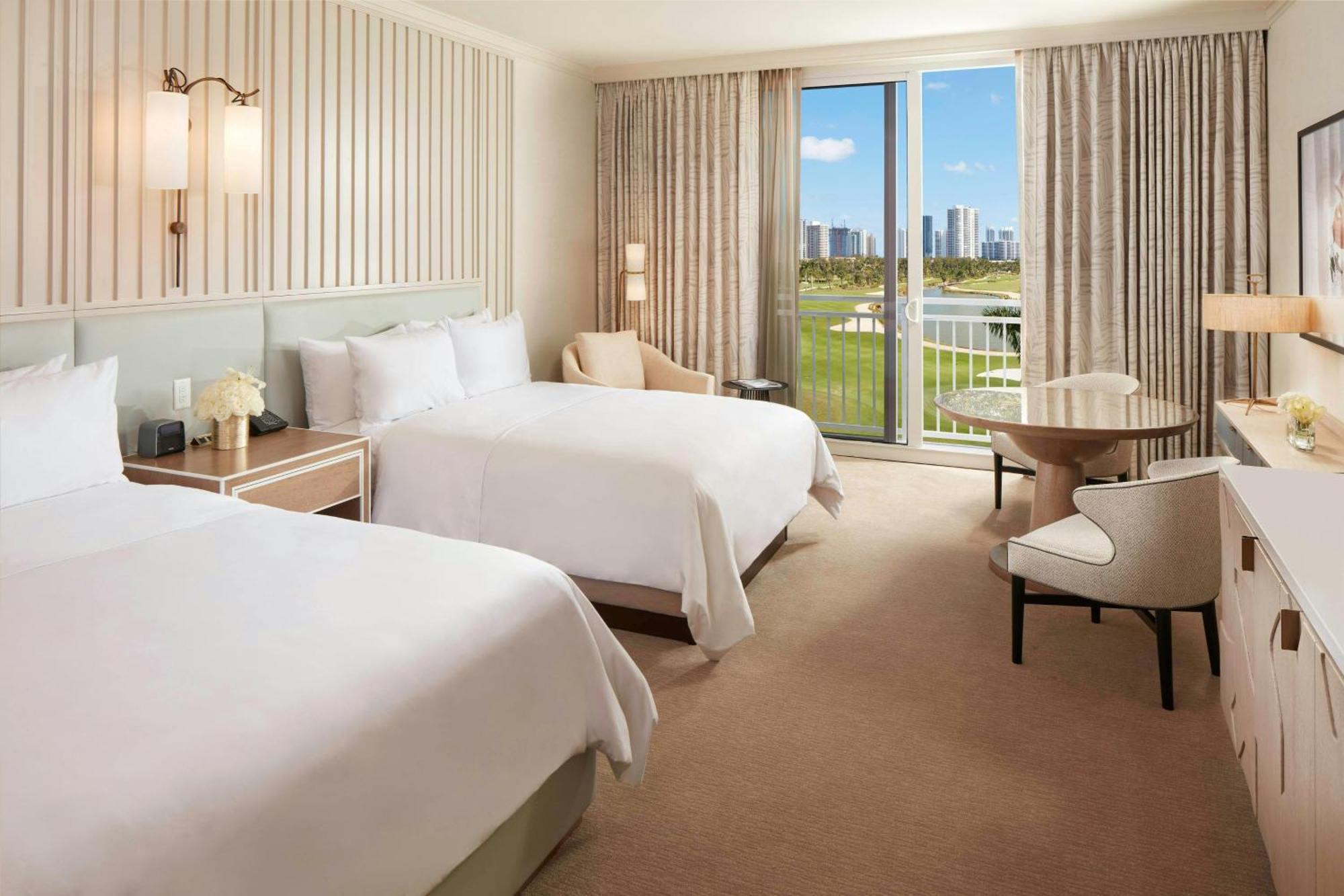 Golf View Double Guest room 2 Queen Golf view Balcony
