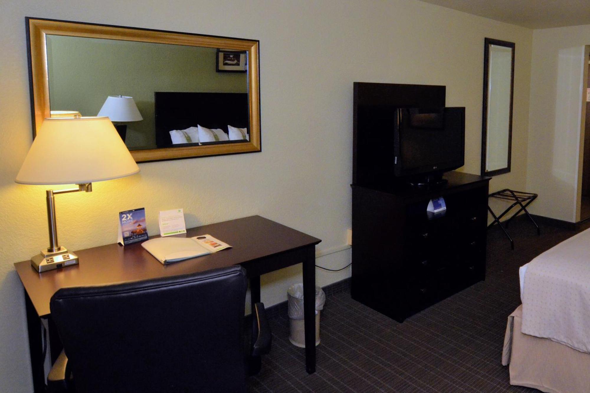 Standard King Room