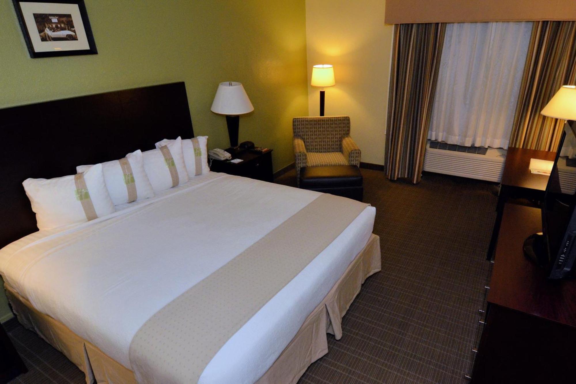 Standard King Room