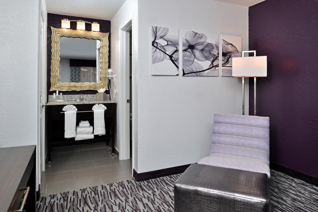 Habitación con cama extragrande - Junto a la piscina - Sin suplemento del complejo