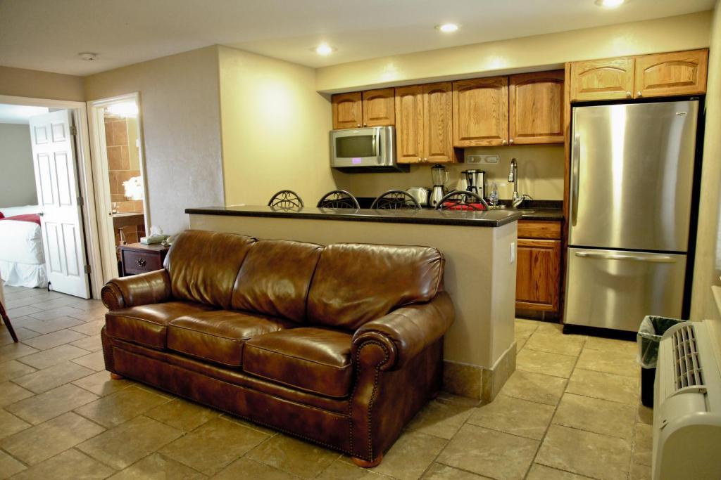 Deluxe Suite with Lake View