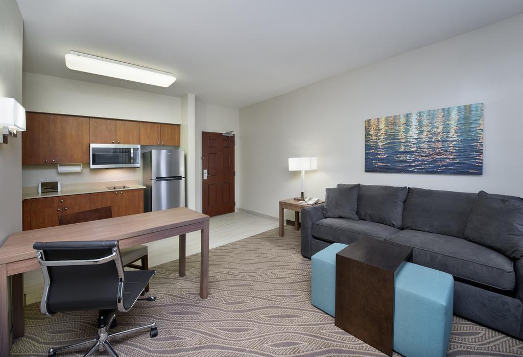One-Bedroom King Suite Non-Smoking