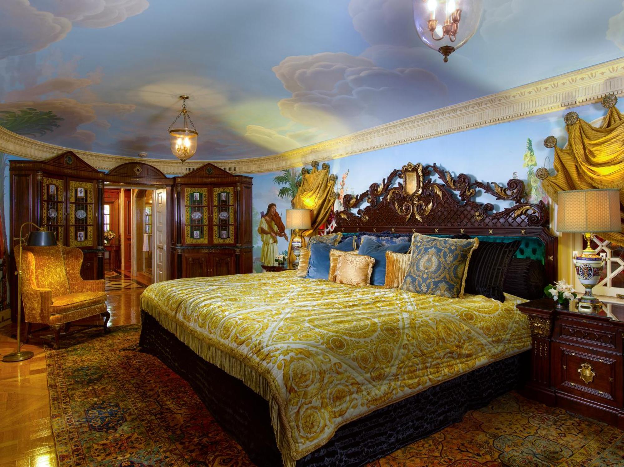 Gianni's Master Suite