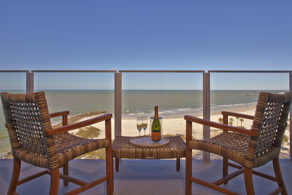 One Bedroom King Suite With Kitchenette - Gulf Front