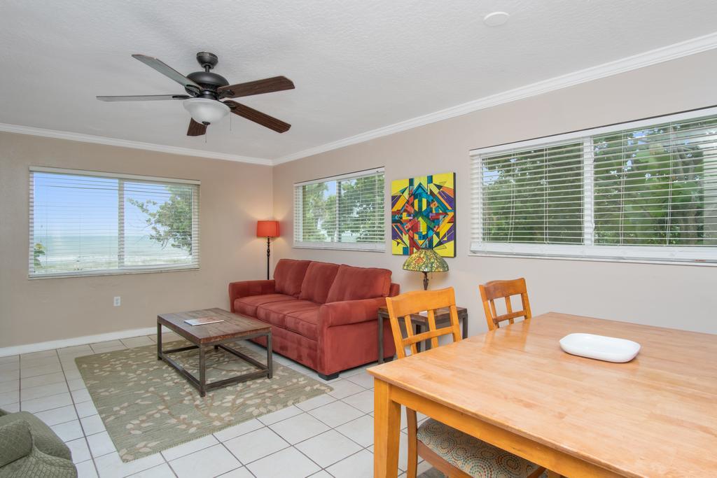 Two-Bedroom King Apartment Oceanfront View