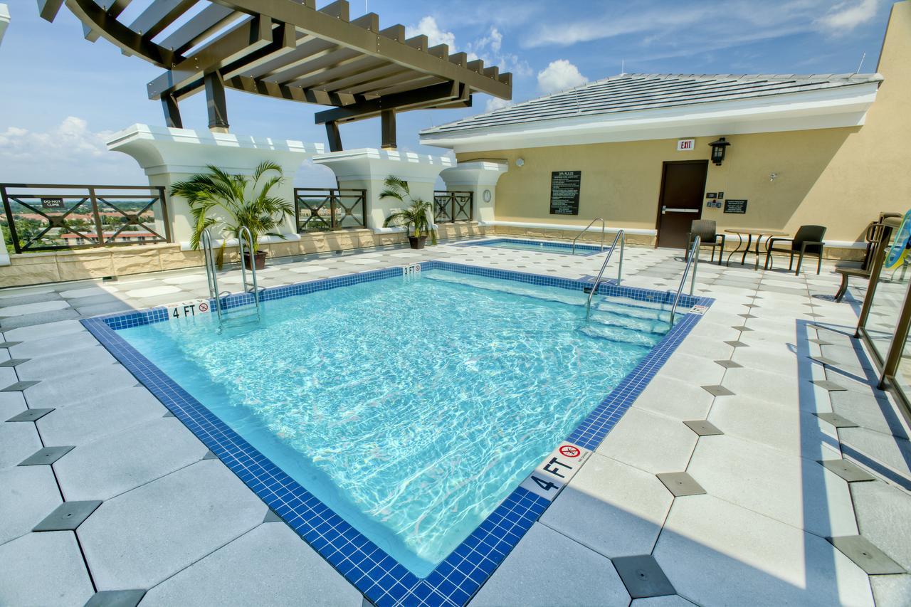 Club Level One-Bedroom Suite with Two Queen Beds City View - (No Resort Fee)