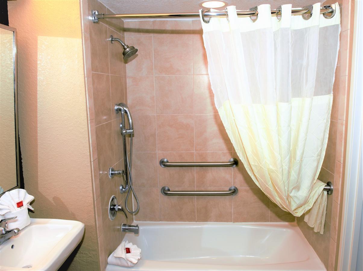 Queen Room Roll Shower Mobility or Hearing Accessible Non-Smoking