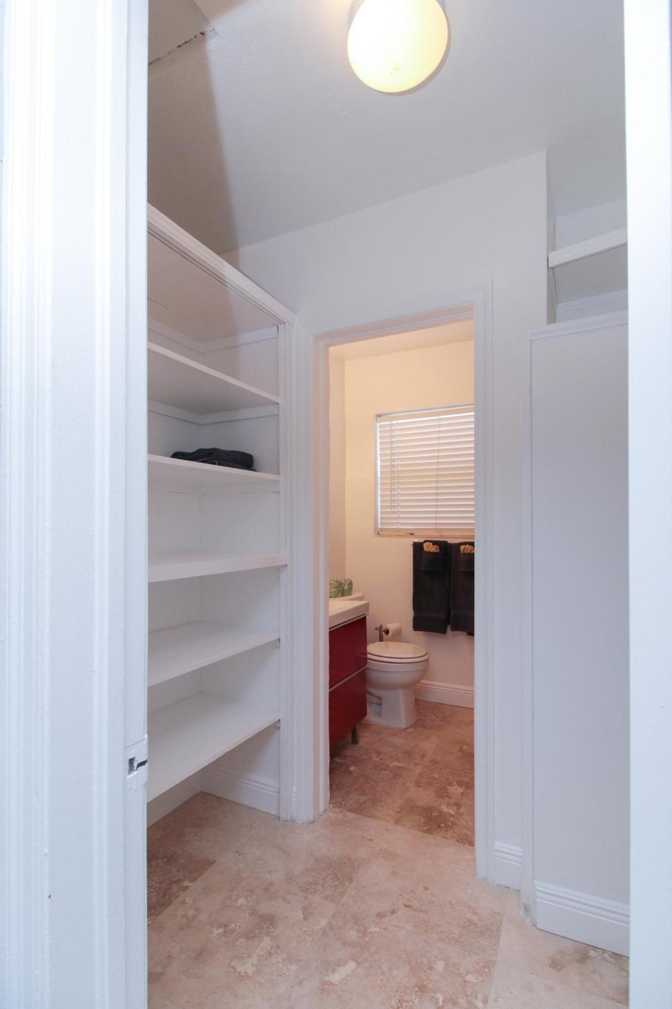 Large King Studio