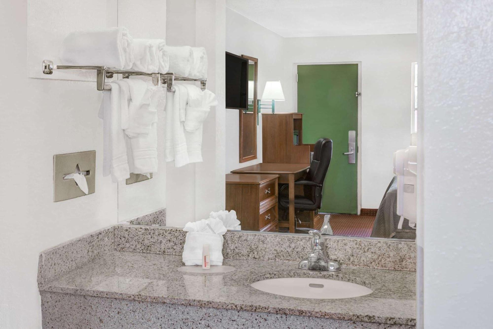 Double Room with Two Double Beds - Non-Smoking,1155504699:JPEG