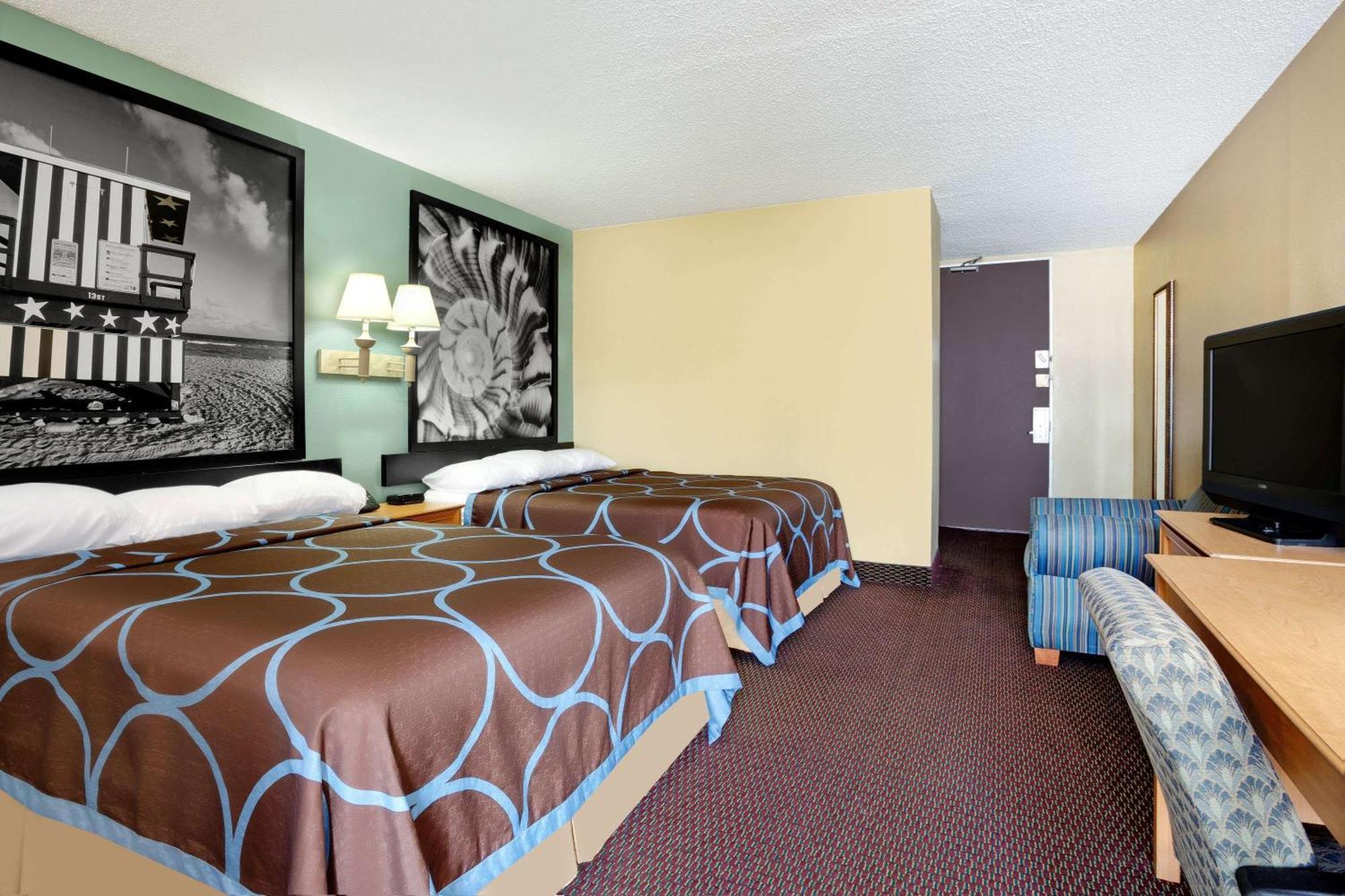 Queen Room Two Queen Beds Non-Smoking