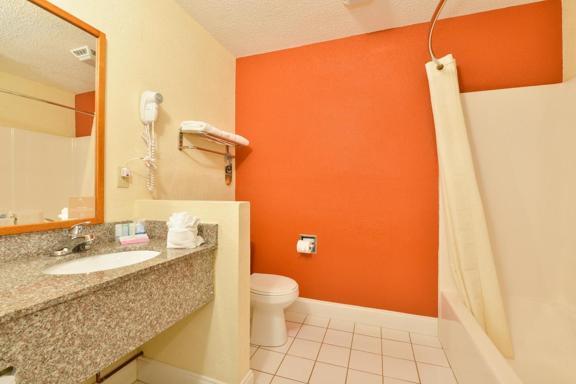 King Room - Accessible/Non-Smoking