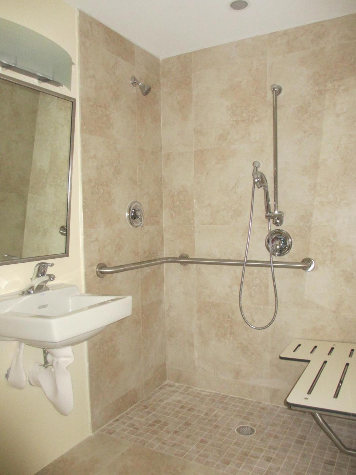 Queen Studio - Disability Access with Roll-in Shower,1742836219:JPEG