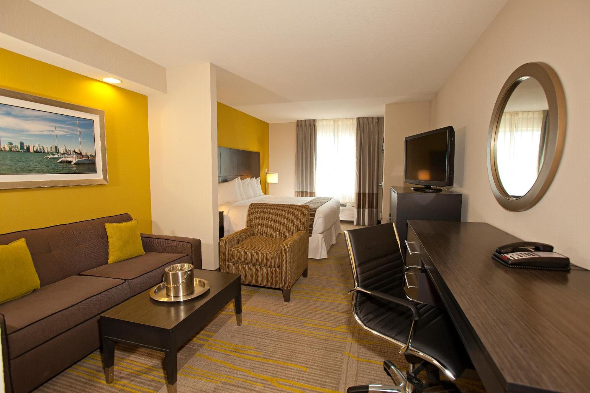 Queen Suite Two Queen Beds