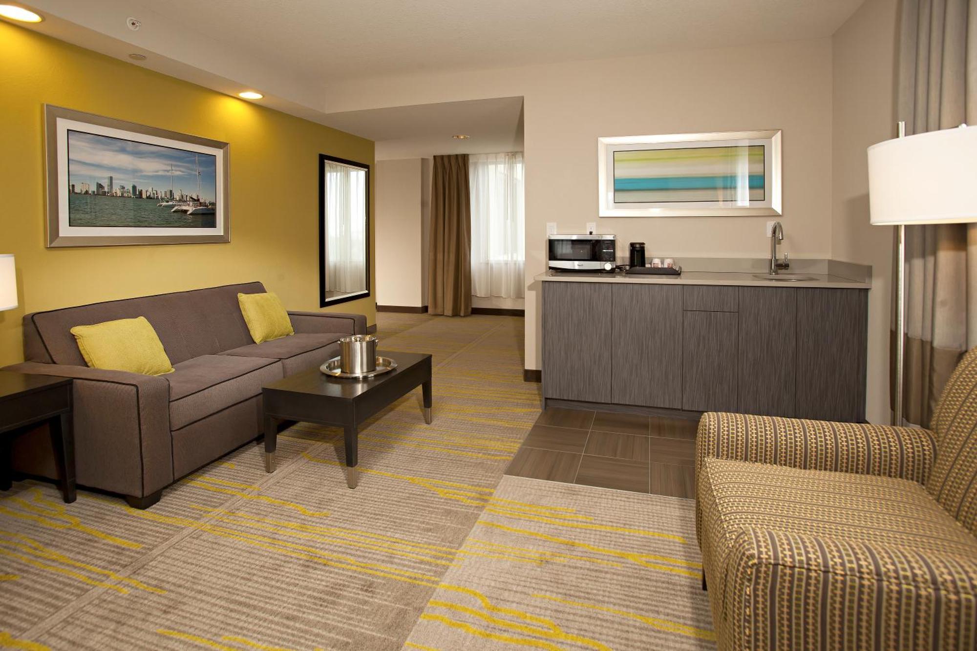 Queen Suite Two Queen Beds