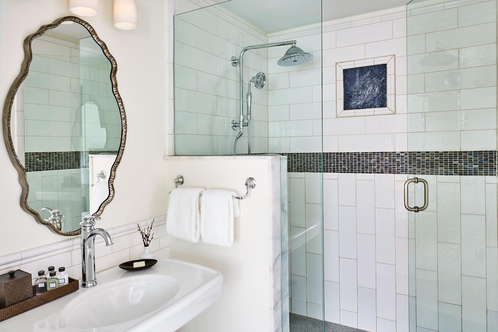 Queen Suite