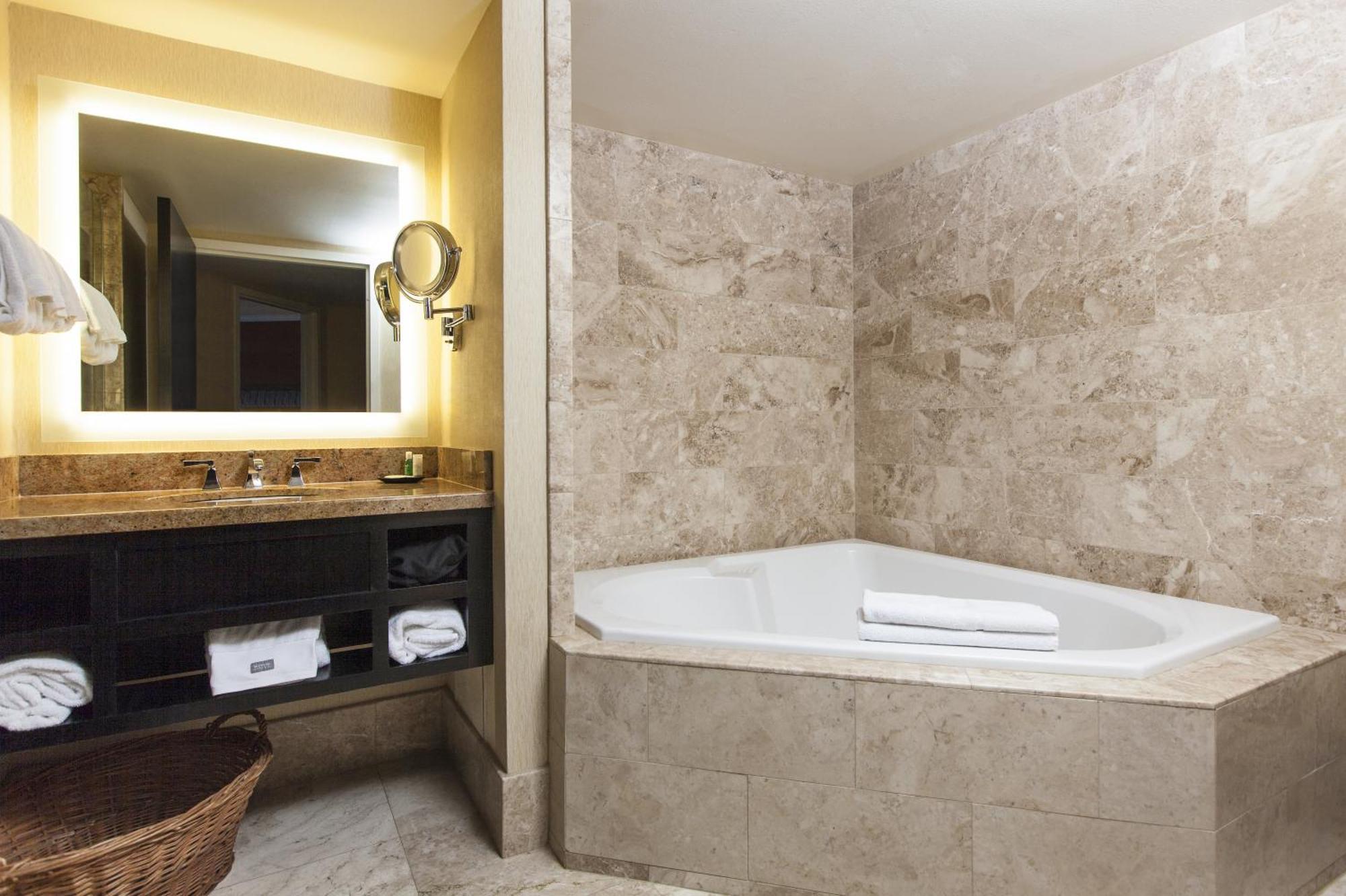 Two Bedroom King/Two Queens Suite - Oceanfront