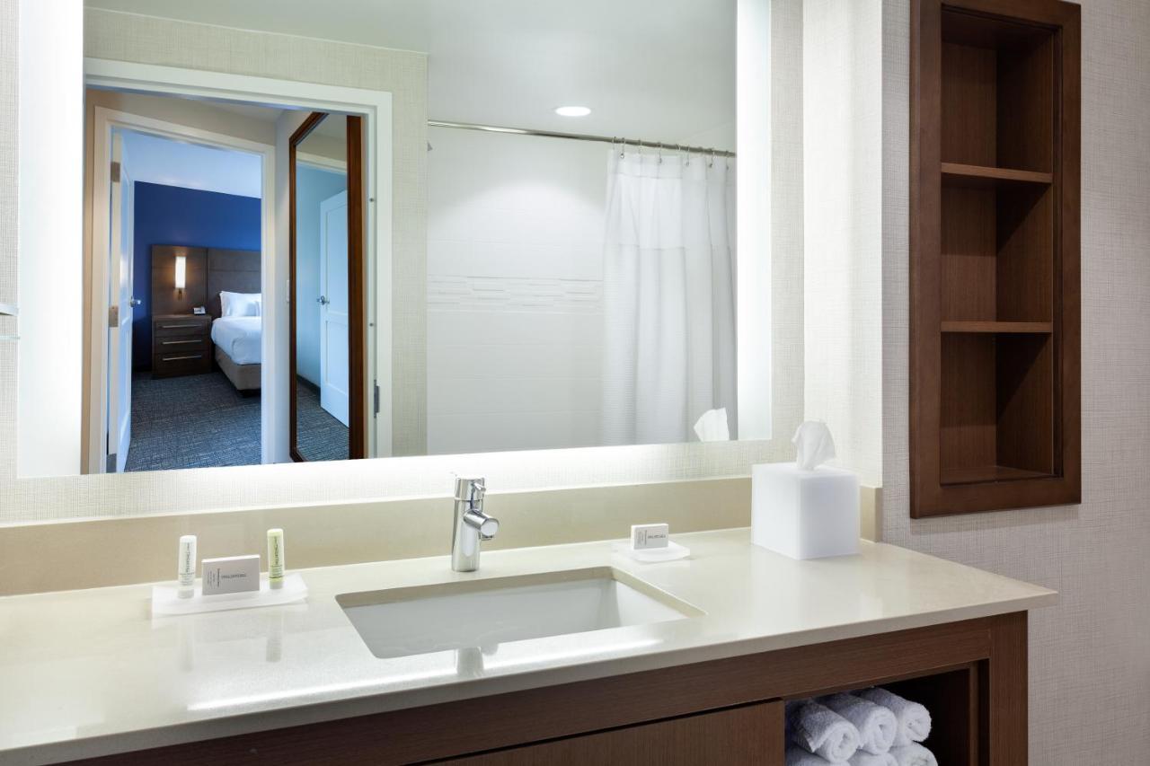 One-Bedroom King Suite