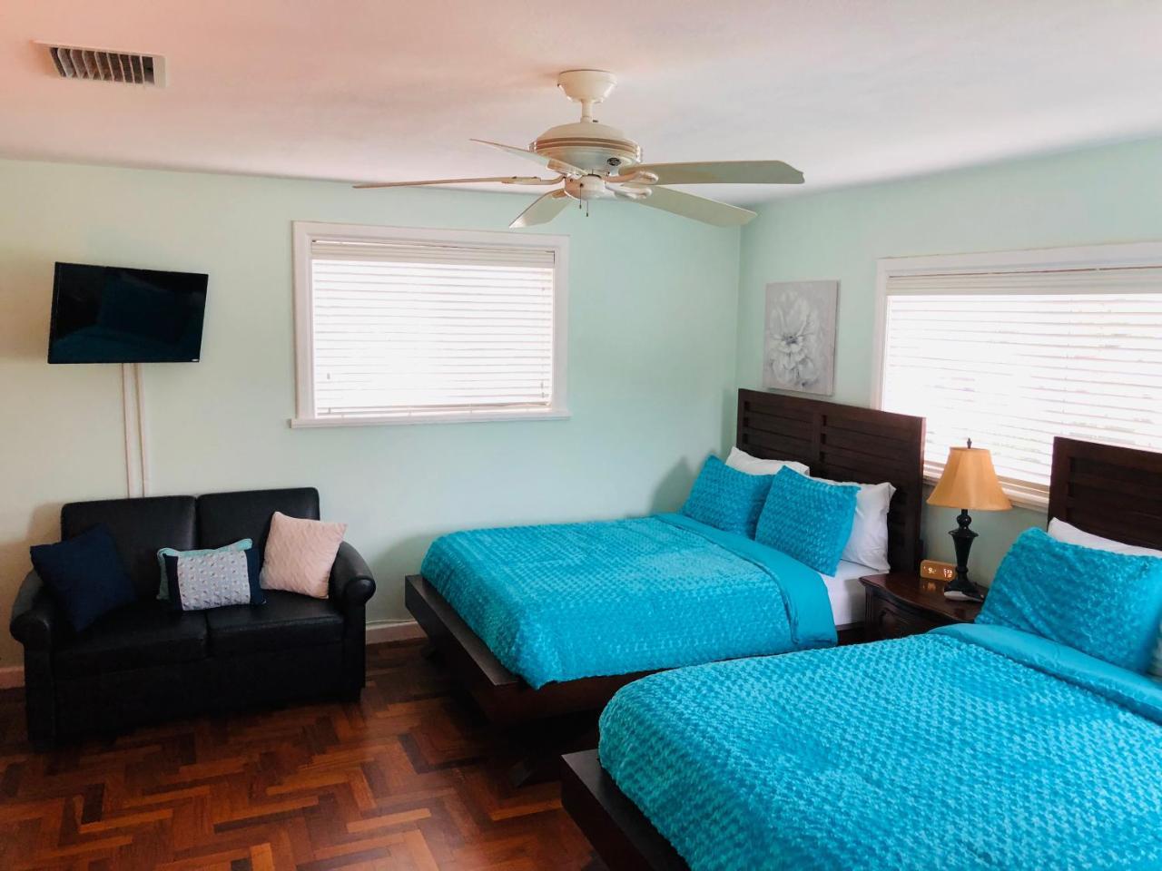 Deluxe Quadruple Room