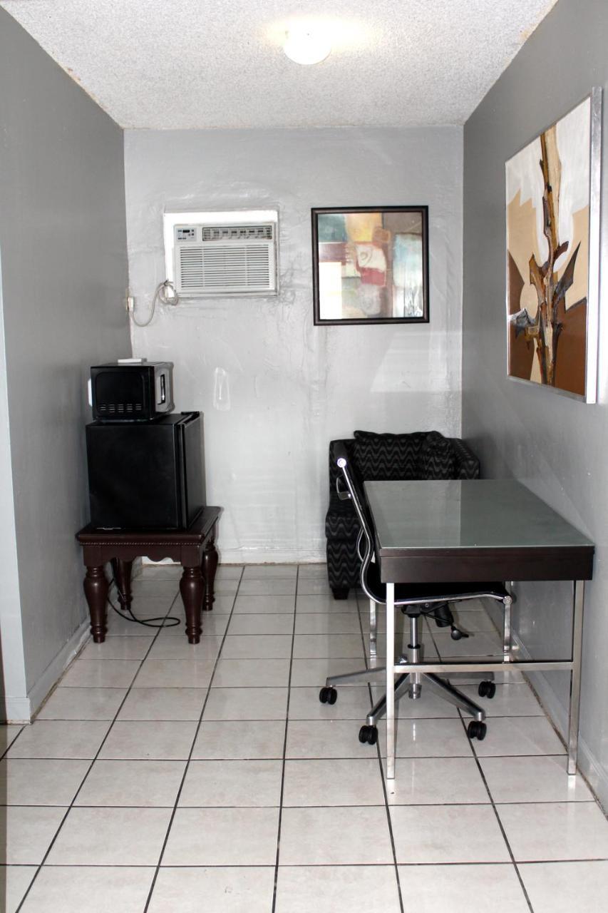 Queen Room - Non-Smoking