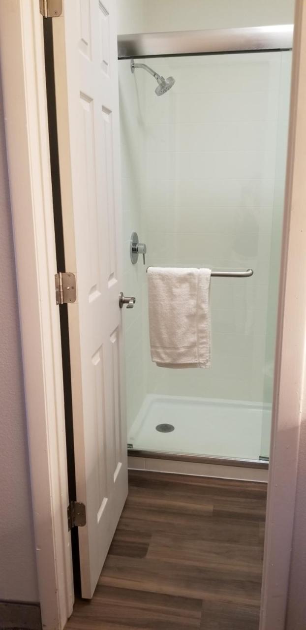 Standard Queen Room,988328050:JPEG