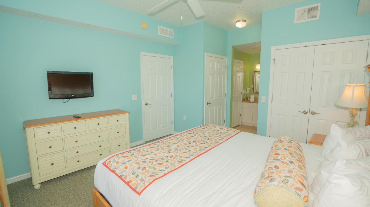 Two-Bedroom Condo Sofa Bed Full Kitchen