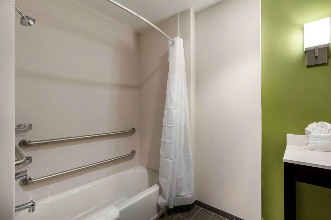 Queen Room with Two Queen Beds - Accessible/Non-Smoking