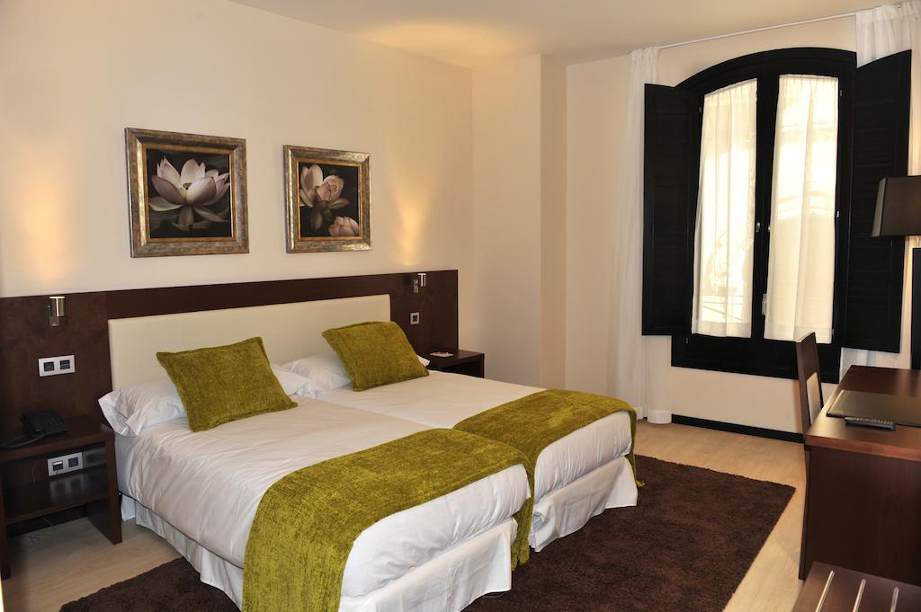 King Room - Mobility Access/Hearing Accessible,79787340:JPEG