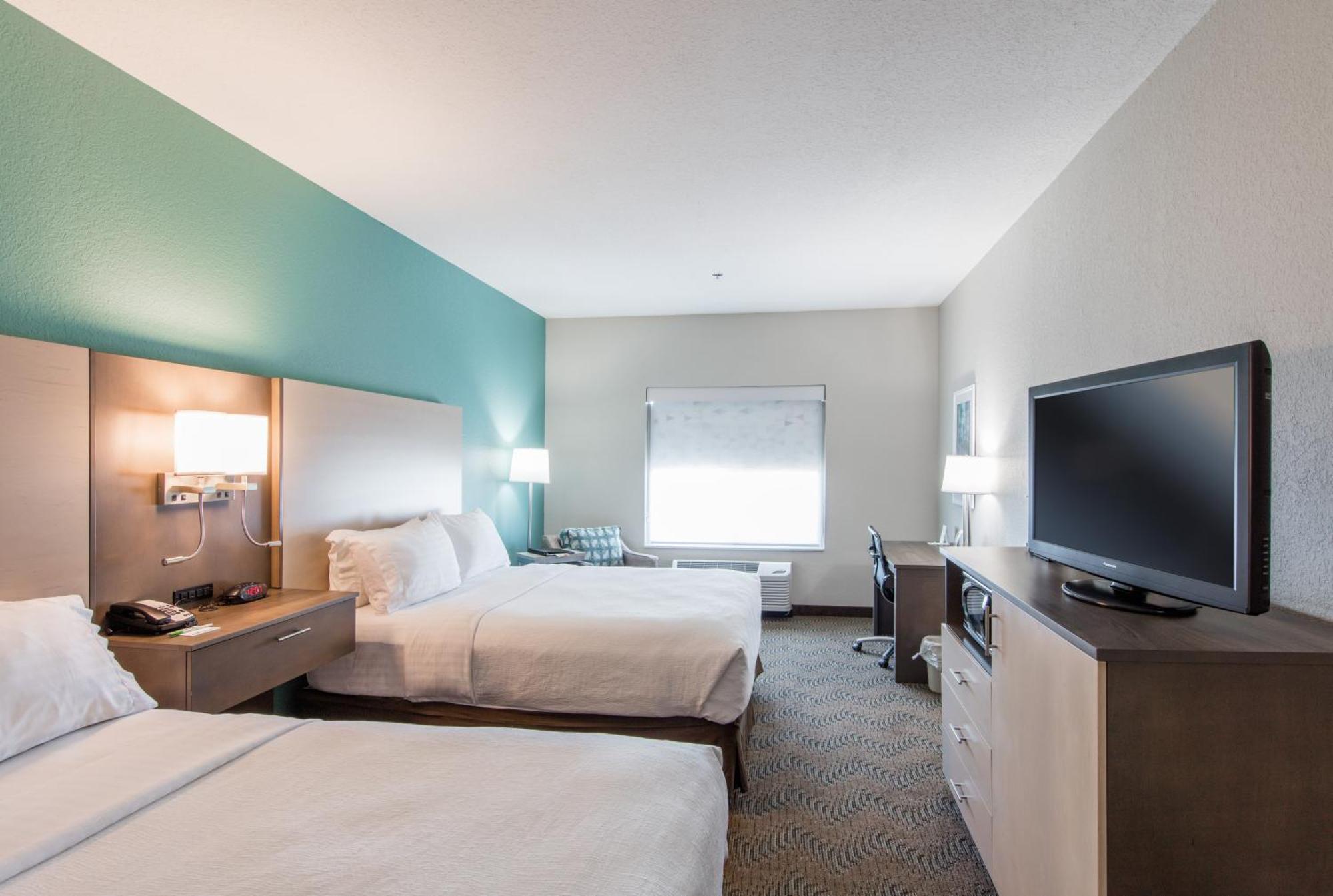 Standard Queen Room Two Queen Beds