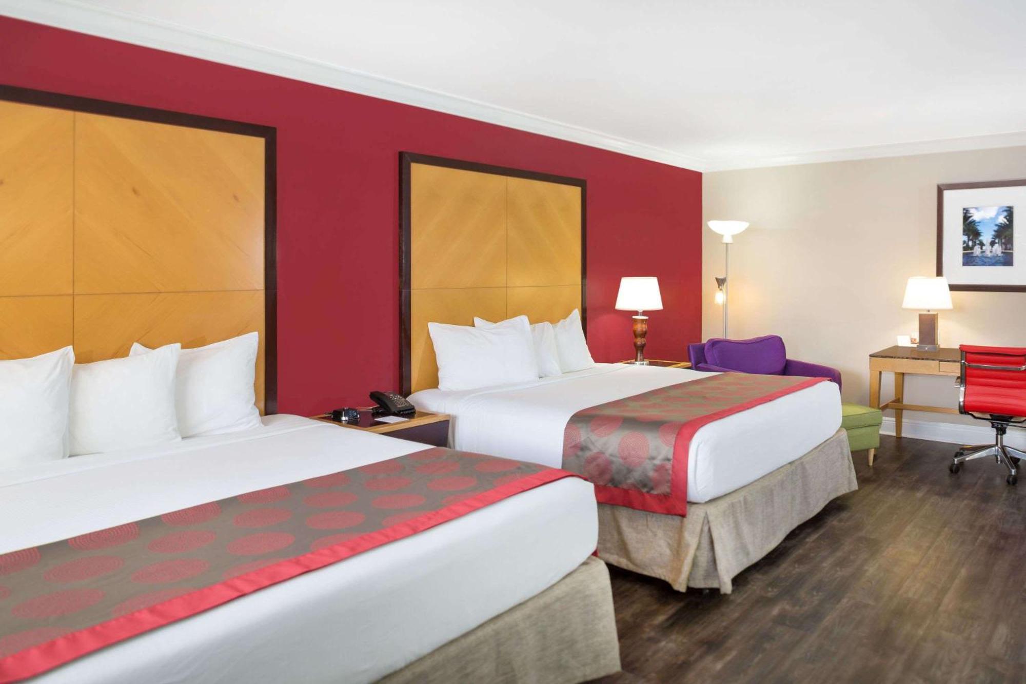 Deluxe King Room with Pool View - Non-Smoking,1280317519:JPEG