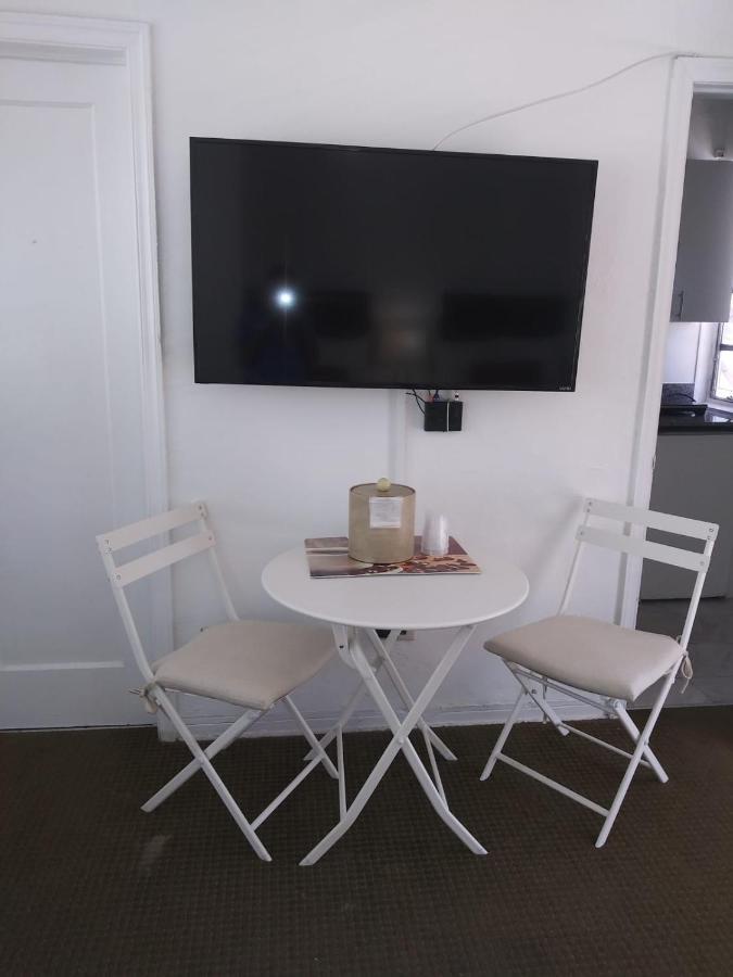 Studio One Bed - Free Parking