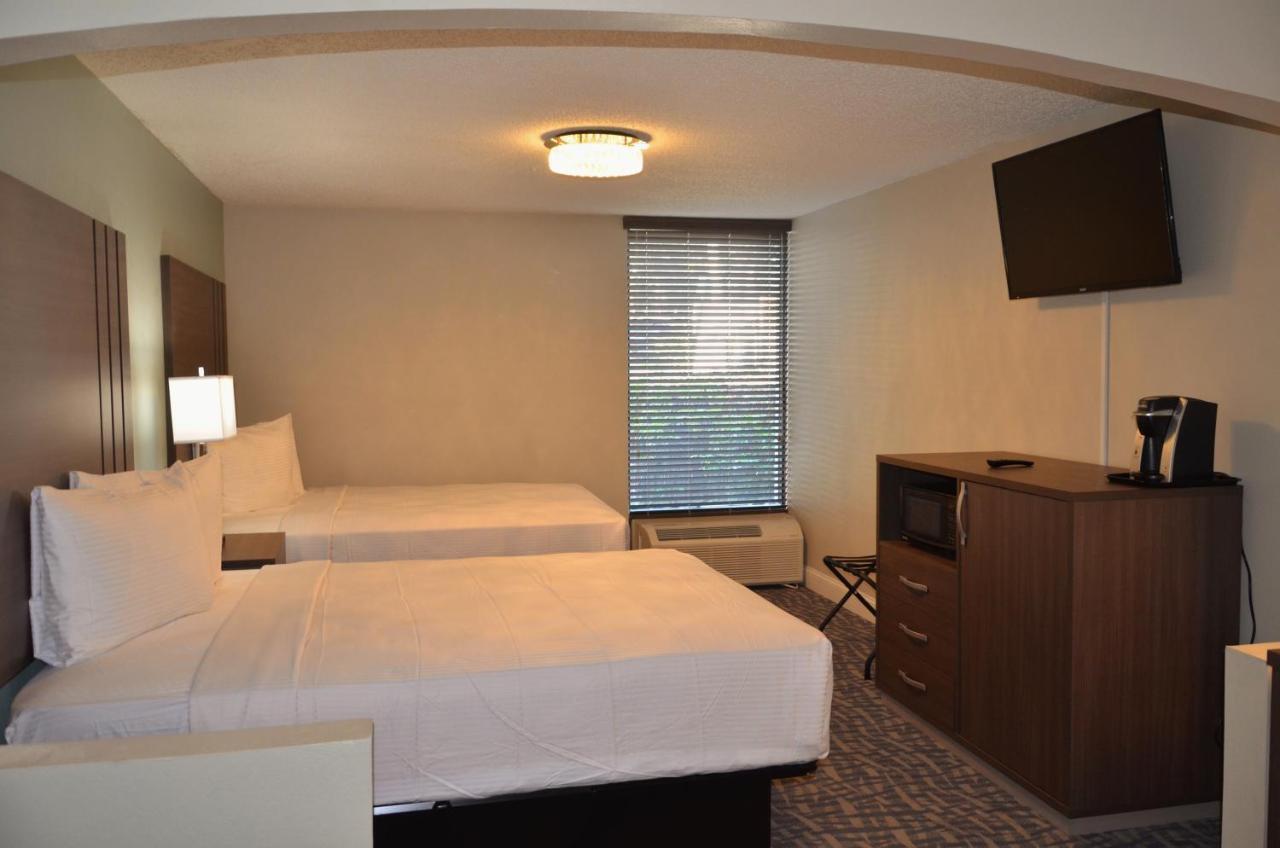 Executive Two Queens Renovated