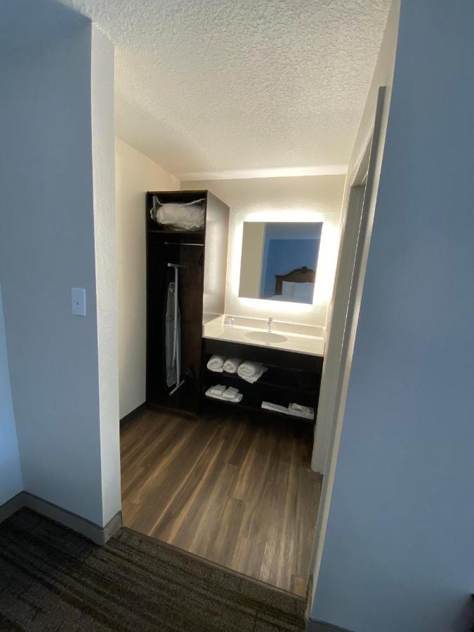 Two Queen Beds Kitchenette Suite Non-Smoking,1698915337:JPEG
