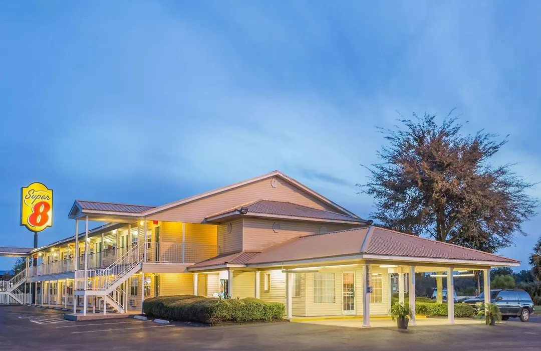 Super 8 By Wyndham Madison-1