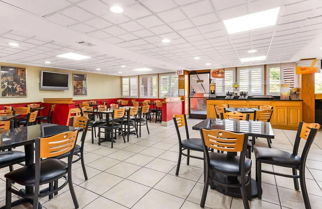 Quality Inn & Suites Orlando Airport-1