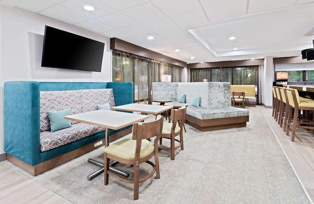 Hampton Inn Perry-1