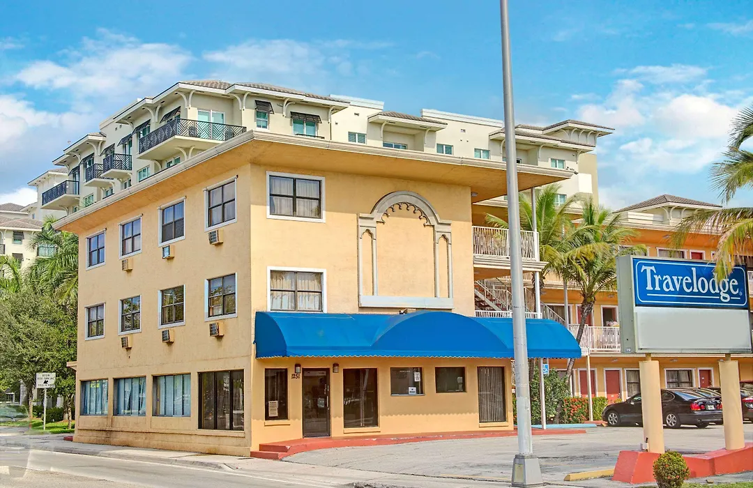 Travelodge By Wyndham Fort Lauderdale-1