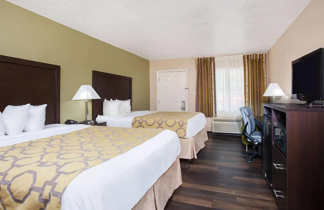 Baymont By Wyndham Lake City I-75-1