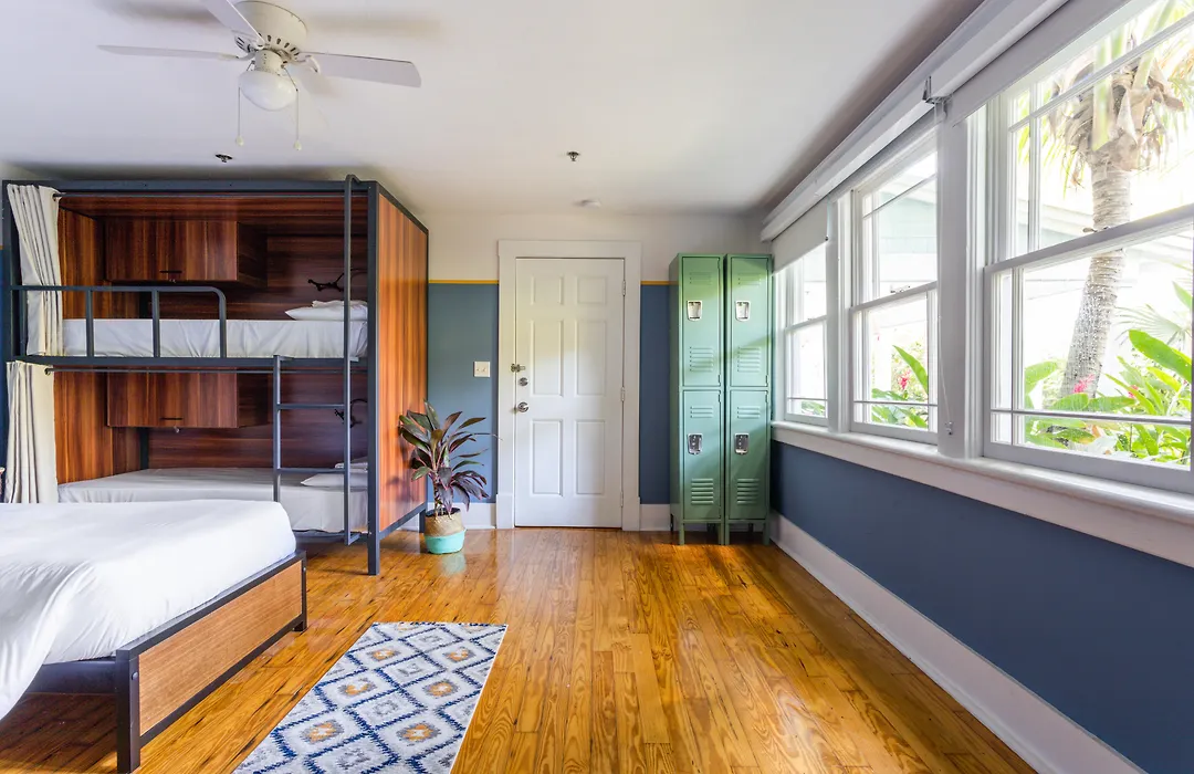 Miami River Inn By Renzzi-1