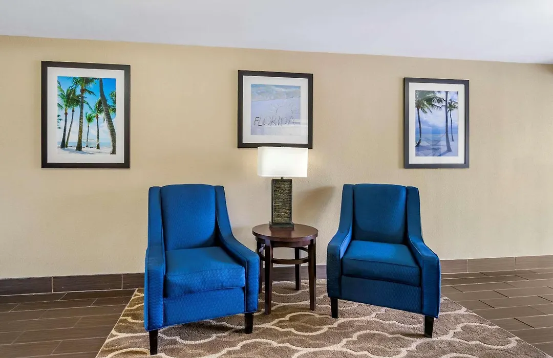 Comfort Inn & Suites St Pete - Clearwater International Airport-1