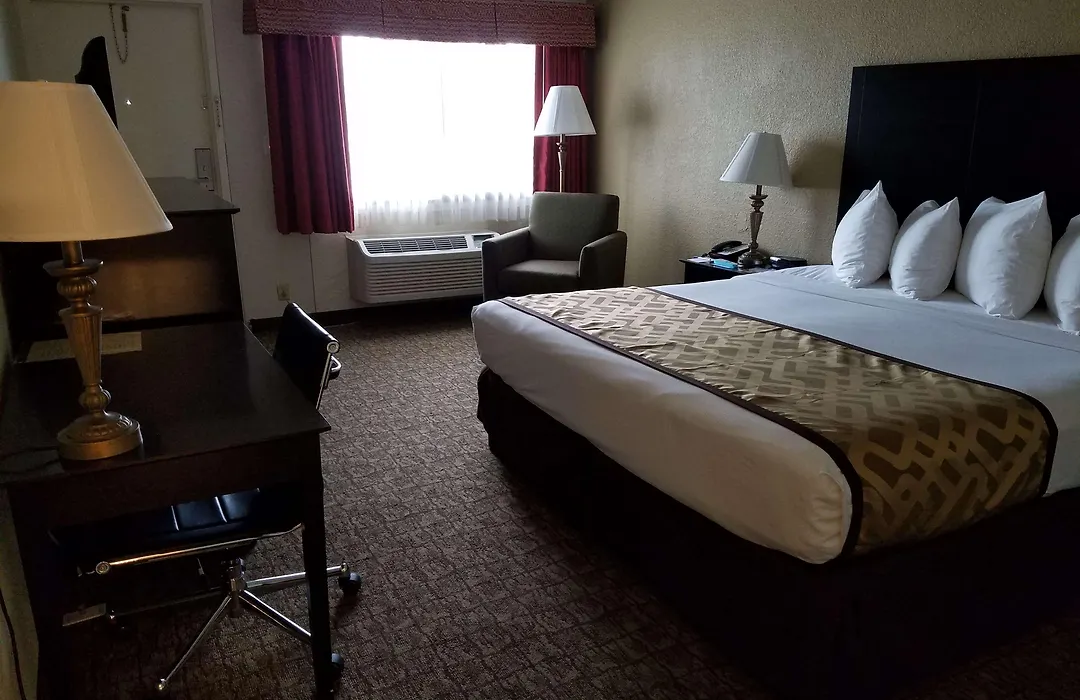 Best Western Crossroads Inn-1