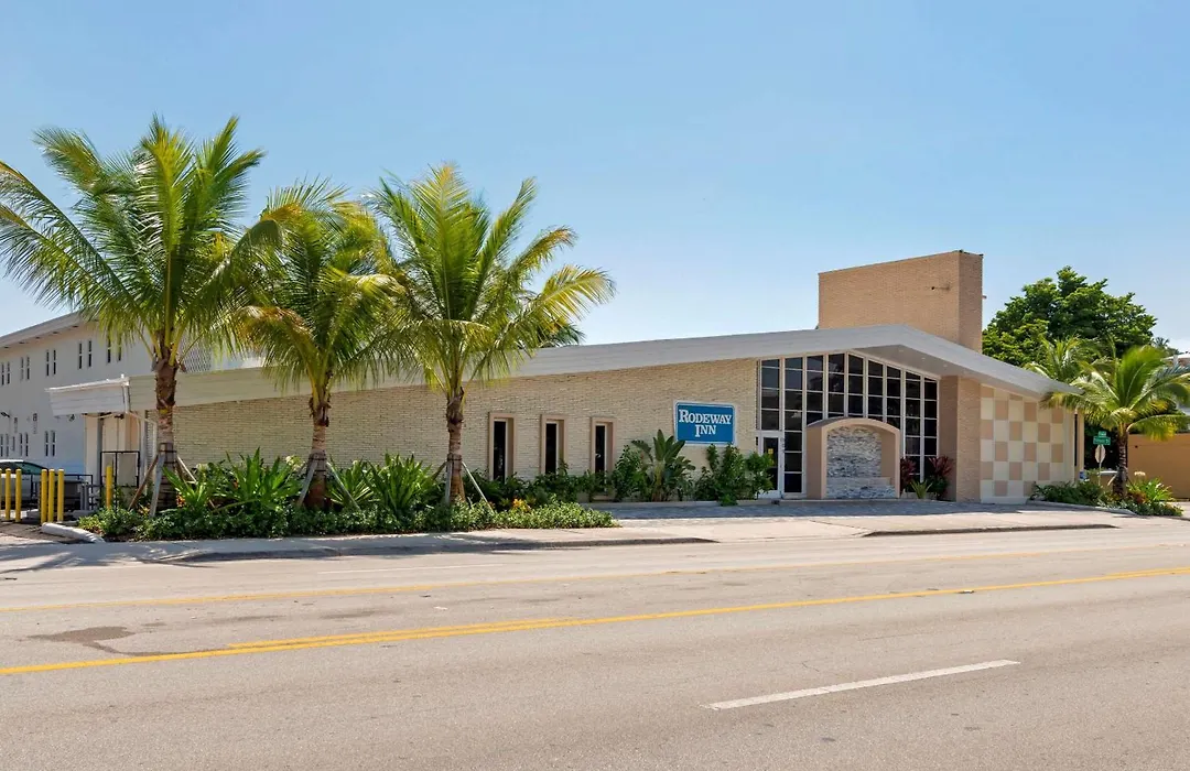Downtown Hollywood Gardens Inn & Suites-1