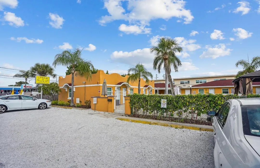Upham Beach Inn - Entire Property-1