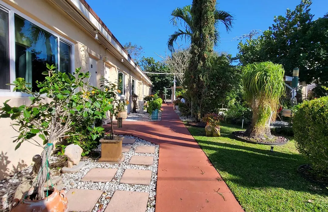 Barefoot Mailman Motel-1
