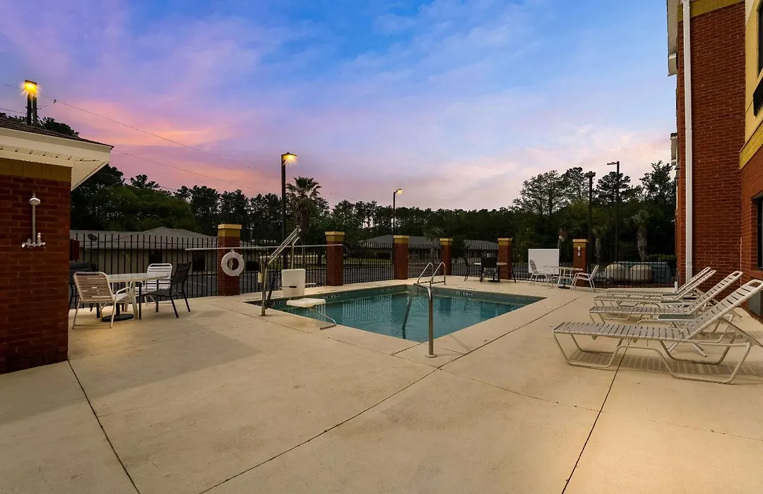 Comfort Inn & Suites Chipley I-10-1